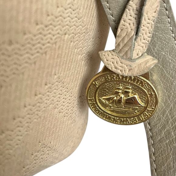 Brahmin 1980s Vintage Early Old Stock Chevron Embossed Cream Leather Bucket Bag - Picture 4 of 12